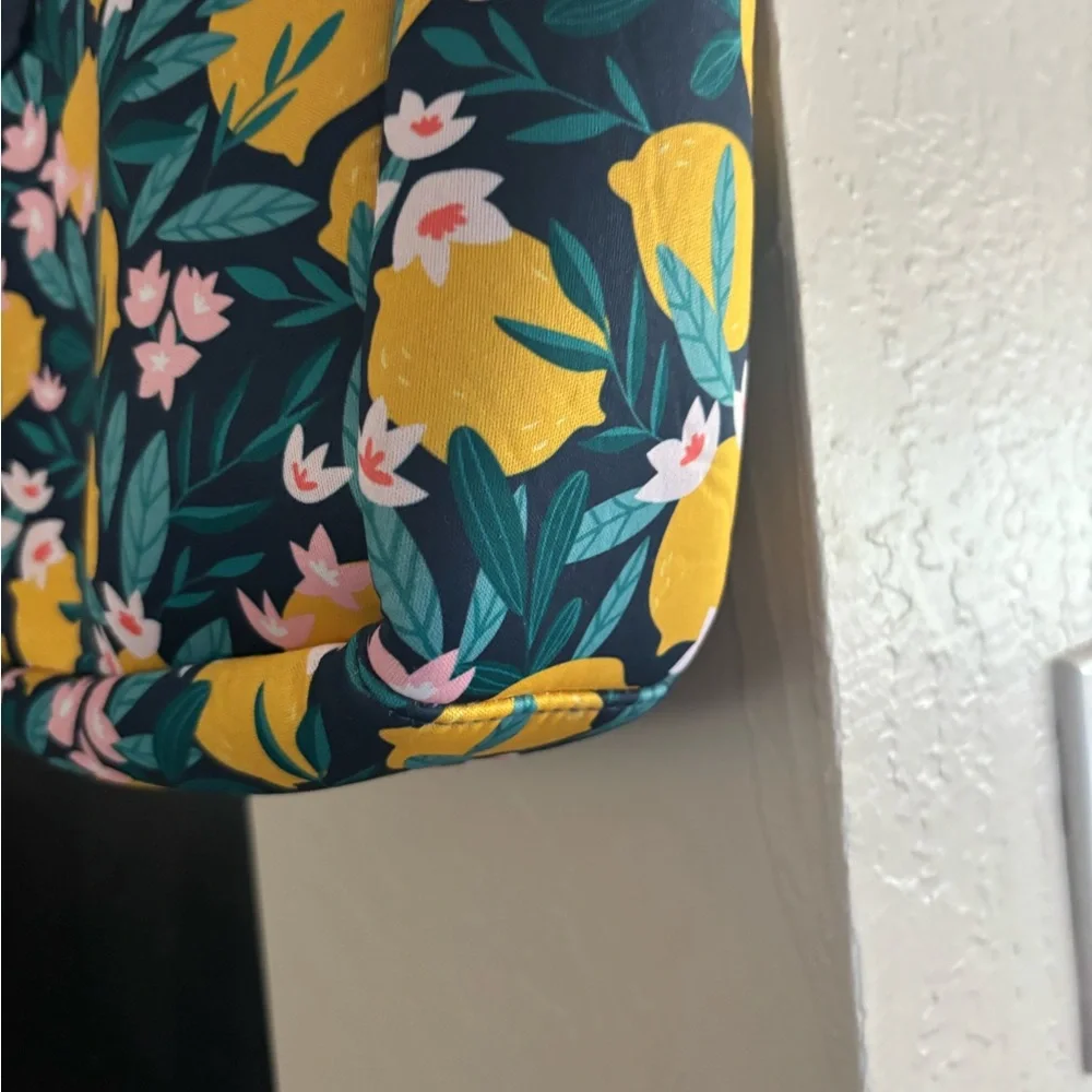 (MYTAGALONGS) Floral Patterned lunch Bag